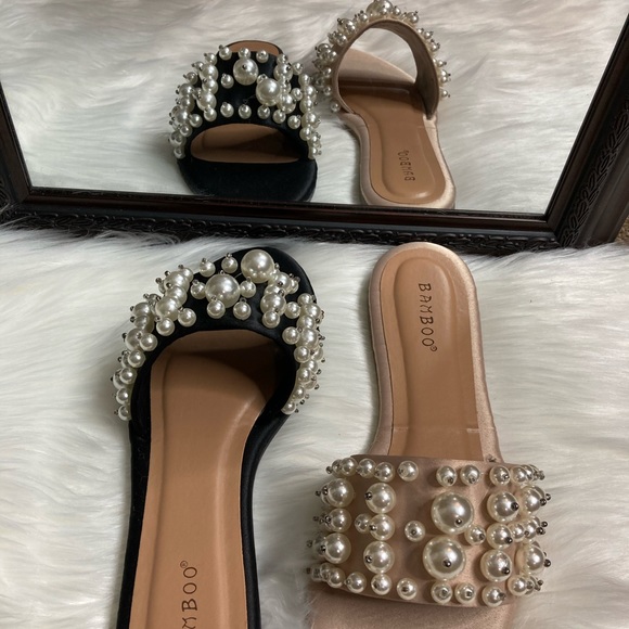 Shoes - BOGO New tan flat sandals